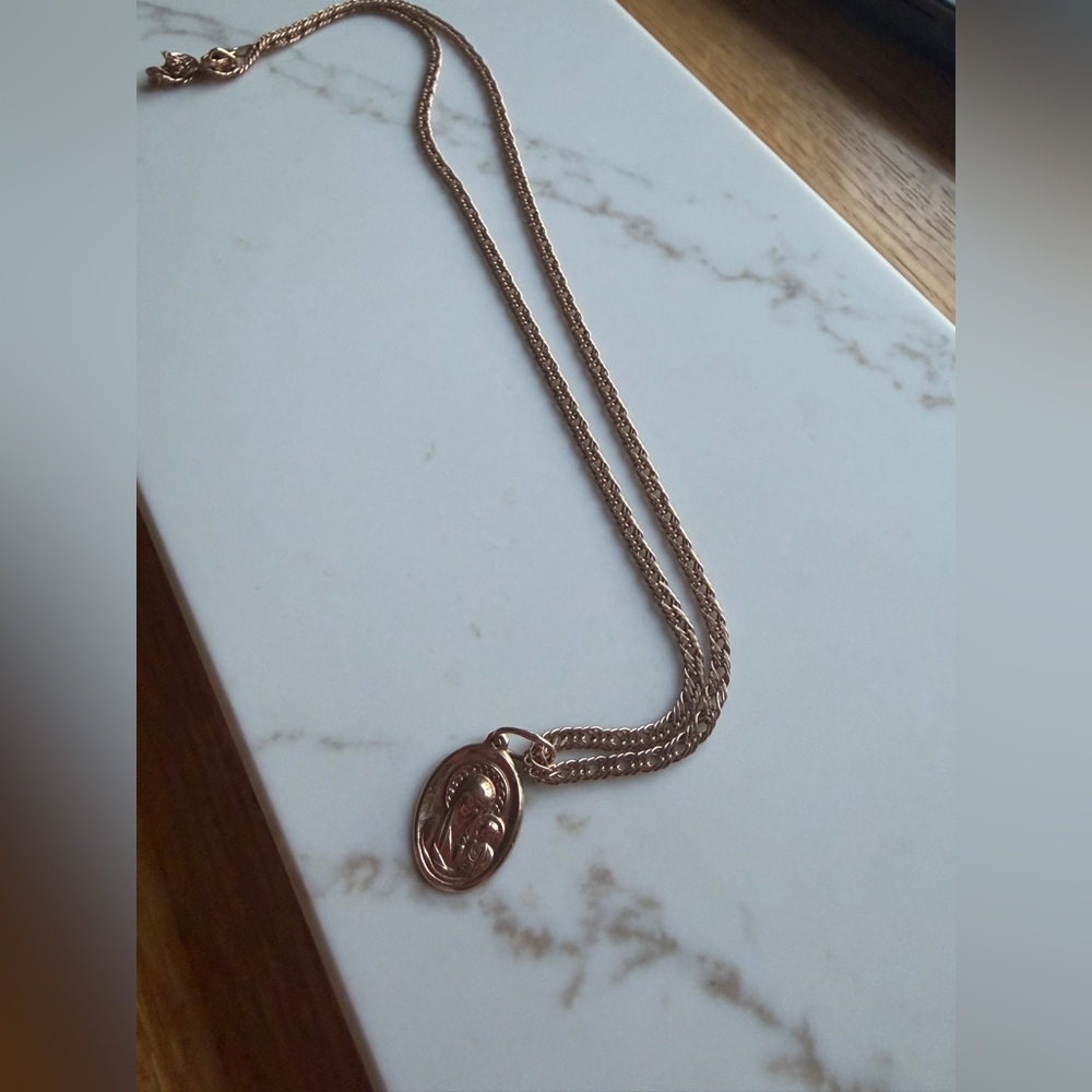 Elegant Rose Gold Pendant Necklace NWOT